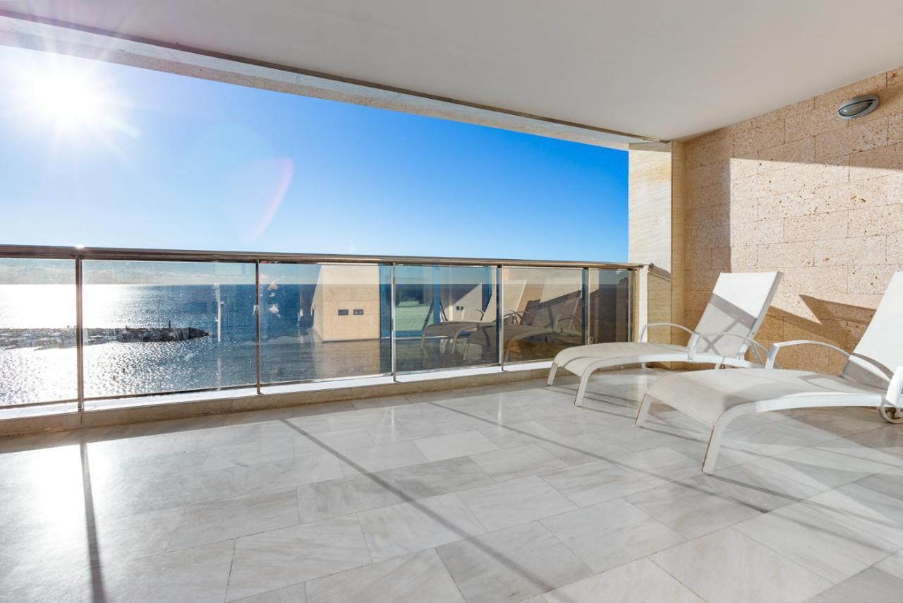 1St Line Mascarat Beach - Solarium Terrace & Pool 알테아 외부 사진